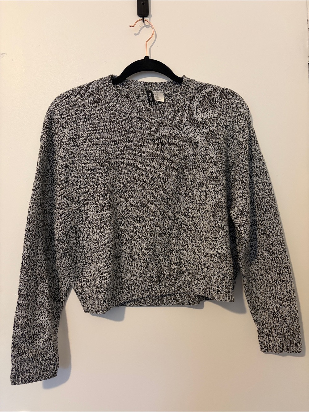 H&M Divided Cropped Sweater